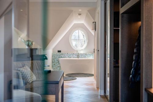 Clounys Hotel 2