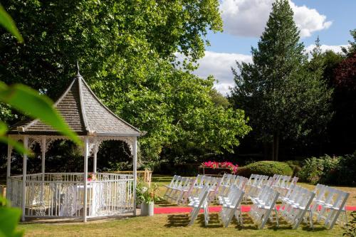 Alton House Hotel - image 2