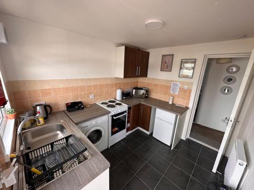Semi-detached Chalet At Maryville Caravan Site - Uddingston, Glasgow - Glasgow