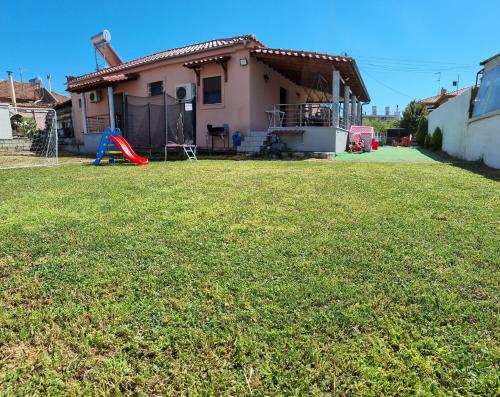 Tom's House – Néa Karváli, MO