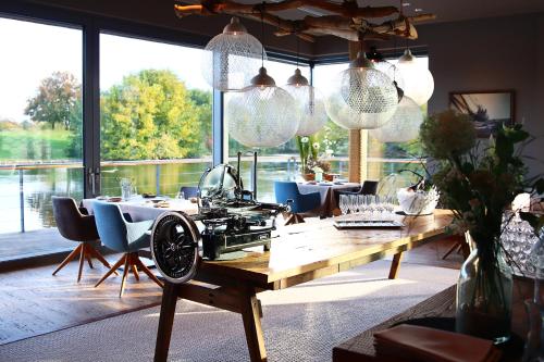 Ristorante, LAGO hotel & restaurant am see in Ulma