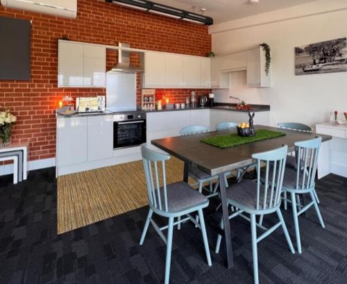 virtuve, Withers Farm Apartments in White Colne