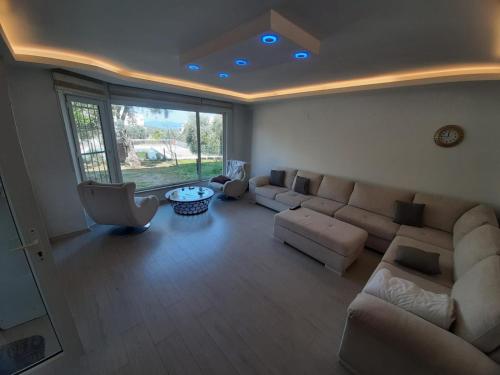 Yamaçköy Villa Kusadasi 5+1