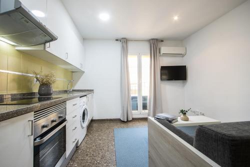 One-Bedroom Apartment image 9