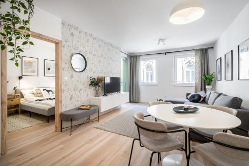 Cosy Tolnai street Apartments - main image