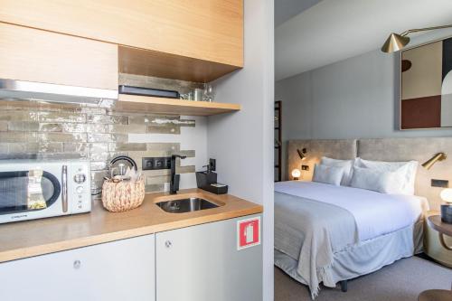 Regras 45 Building B by LovelyStay in Porto