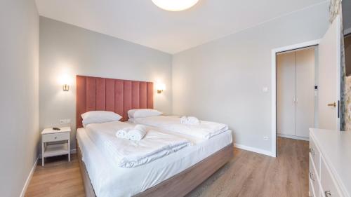 One-Bedroom Apartment image 6