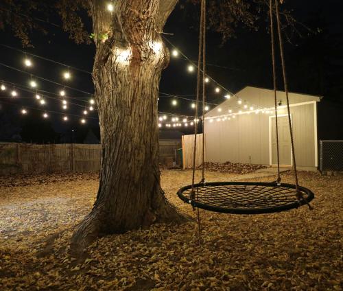 Hot tub, Quiet 3 Bedroom, Close to Downtown, WFH in Wheat Ridge, USA