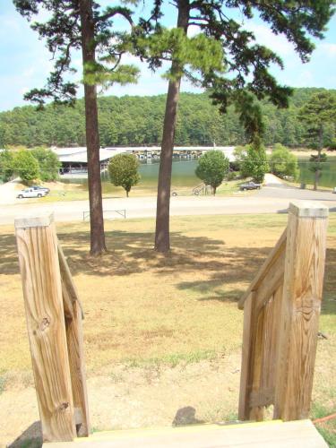 Mountain Harbor Queen Guest Room on Lake Ouachita