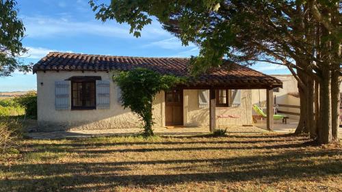 Gîte with great views - Location saisonnière - Bazian