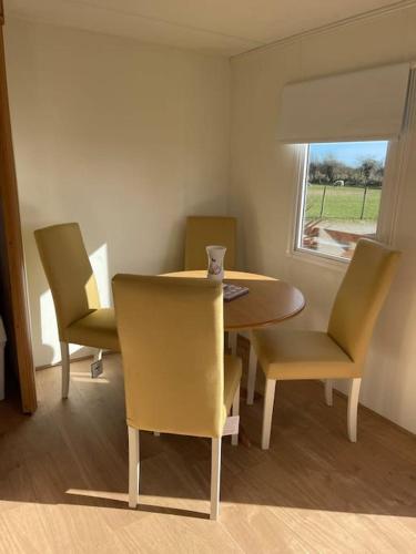Coed Bach, Nr Rhosneigr, Anglesey (Pet Friendly) in Bryngwran