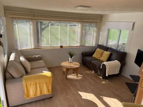 Coed Bach, Nr Rhosneigr, Anglesey (Pet Friendly) in Bryngwran
