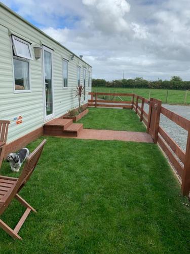 Coed Bach, Nr Rhosneigr, Anglesey (Pet Friendly) in Bryngwran