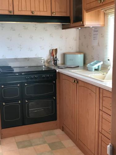 Coed Bach, Nr Rhosneigr, Anglesey (Pet Friendly) in Bryngwran