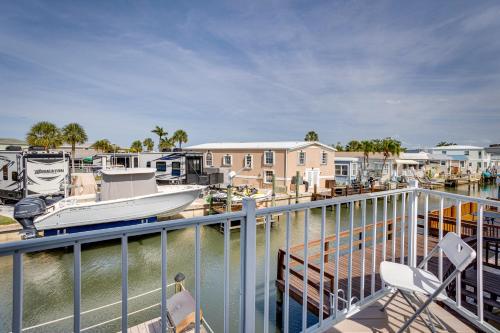 Nettles Island, Jensen Beach Home with Patio and Grill