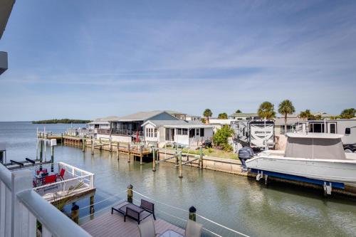 Nettles Island, Jensen Beach Home with Patio and Grill