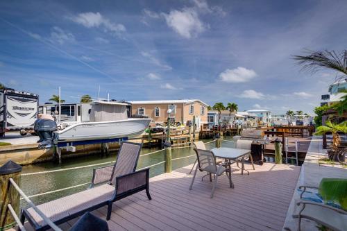 Nettles Island, Jensen Beach Home with Patio and Grill