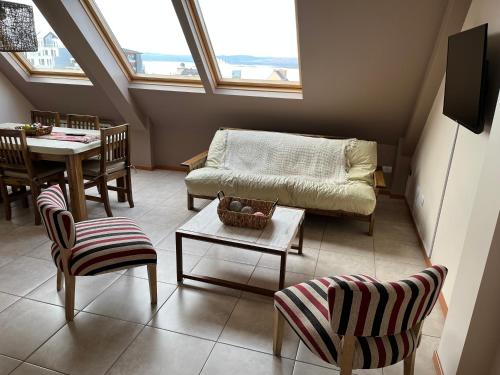 Two-Bedroom Apartment room in MLH 3 departamento