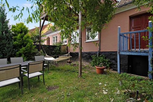 Cosy, Unique House Near Harbour In Gudhjem