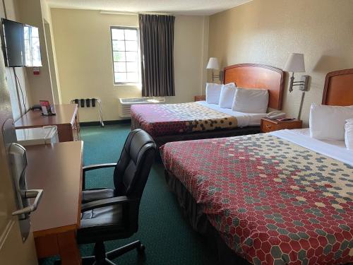Econo Lodge Kalamazoo - image 12