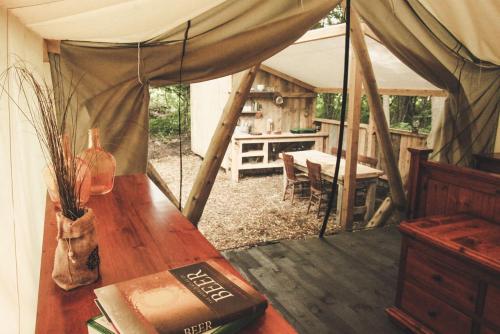 Fronterra Wellness Farm & Camp in Niles Corners (ON)