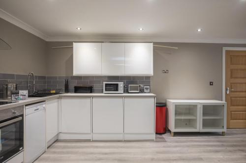 Riverside Central Kingston Flat 1B - image 3