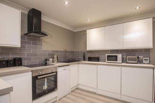 Riverside Central Kingston Flat 1B - image 2