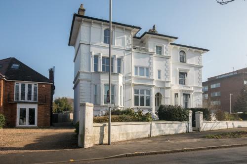 Riverside Central Kingston Flat 1B - image 5