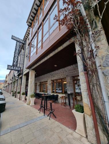 外部景觀, 塞恩斯旅館 (Hostal Sainz) in 里亞諾