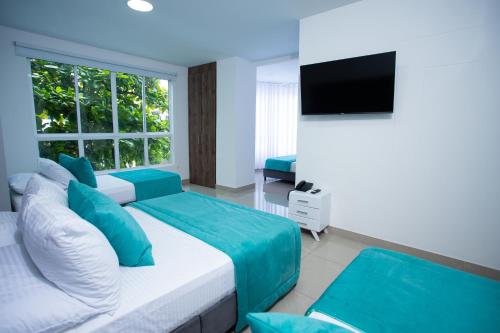 4 twin beds