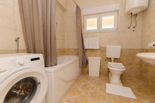 Two-Bedroom Apartment image 5