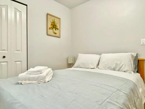 Burnaby Metrotown Cozy 3 Bedroom Suite