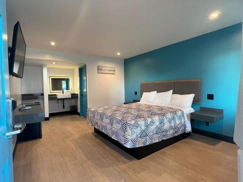 Palm Inn - Newly Renovated Rooms in Inglewood, USA
