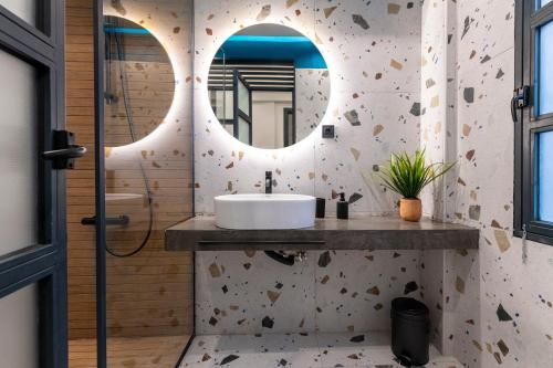 Furla Suites Athens – Athens, NY