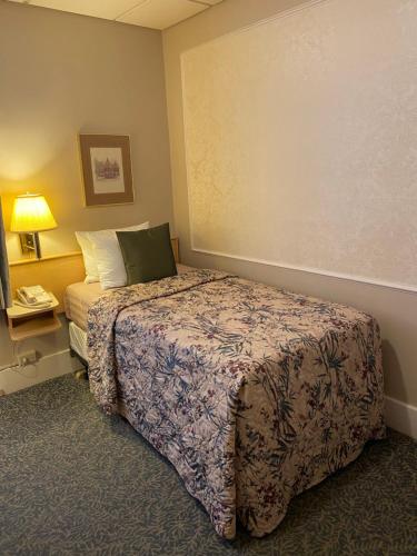 Economy Single Room with Shared Bathroom