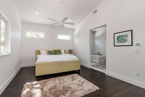 East Elizabeth St Compound in Austin, USA