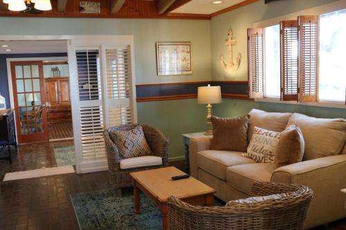 D&R Pelican Bay Resort
