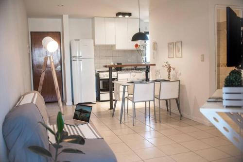Hermoso apart. con balcón y vista a las sierras en Córdoba Cap.!