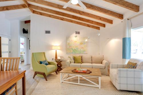Pet-Friendly Home about 6 Mi to Jensen Beach Park! in Jensen Beach, USA