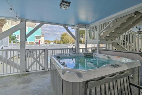 Large Home with Hot tub and Pool - 500 Ft to the Beach - image 6