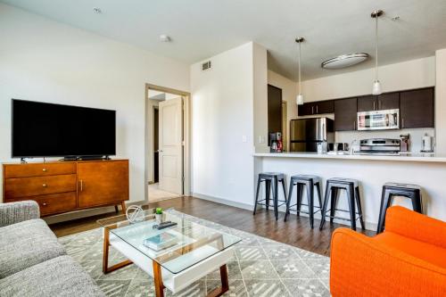 Delightful 2BR in South San Jose, Gym + Pool