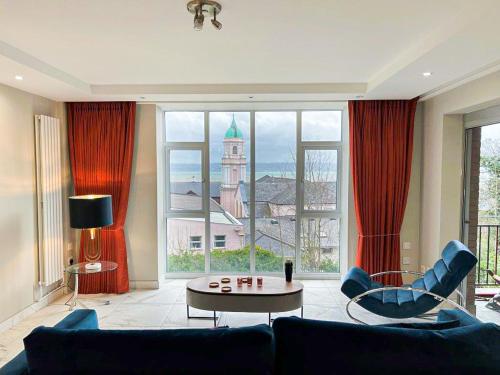 ทัศนียภาพ, Modern Luxurious Apartment w/ Patio Balcony & View in เบลล์วิว