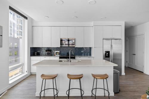 Mint House Nashville - The Gulch - Division St - 주방