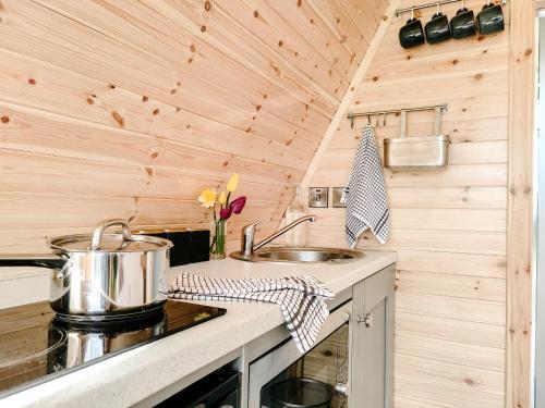 廚房, Bective Mill Glamping & Camping in 特里姆