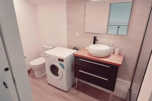 Bathroom, Duplex moderne vue mer des caraibes in Saint Martin