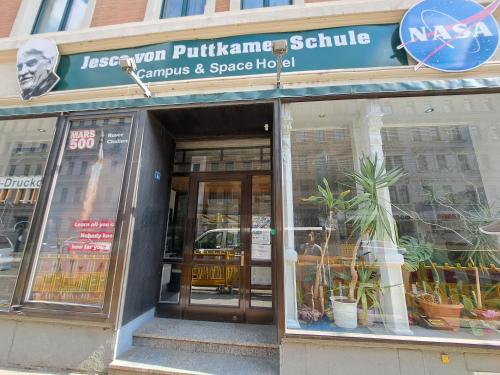 スペース ホテル - キャンパス デル イエスコ フォン プットカーマー シューレ