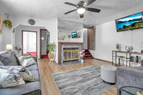 Welcome to our Cozy Krib in Buffalo, USA
