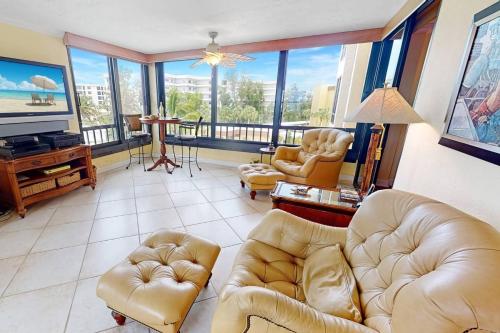 Island Reef Bayside With Private Beach in Sarasota, USA