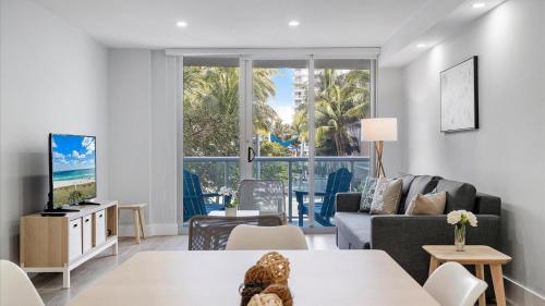 2 Bedrooms Sunny Isles at Ocean Reserve 2nd floor thumb 4