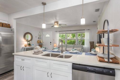 Seagrass Cottage in Sarasota, USA